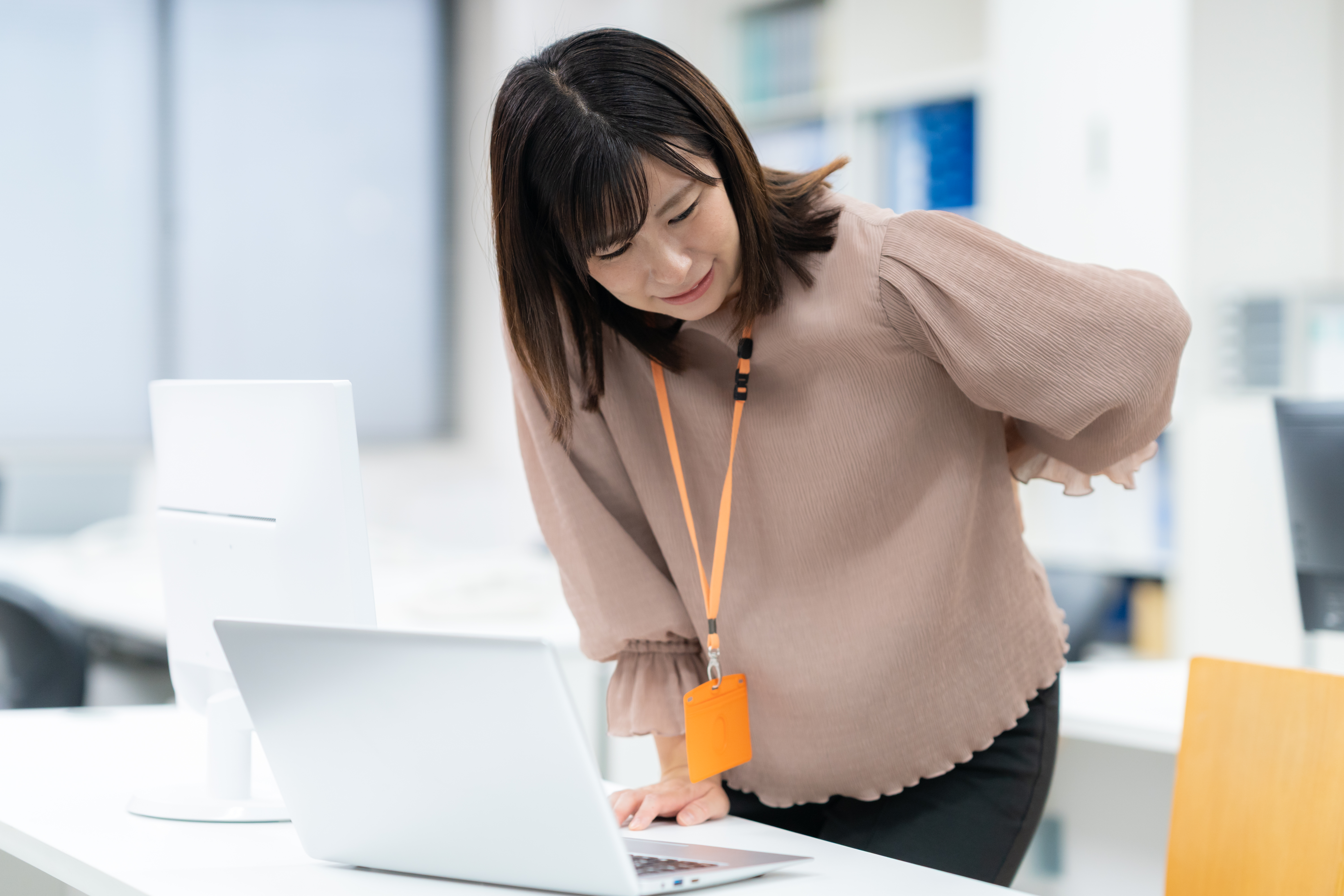 長時間座っていられない